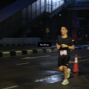 Runner Photo 7906600