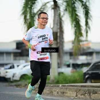 Runner Photo 7906606