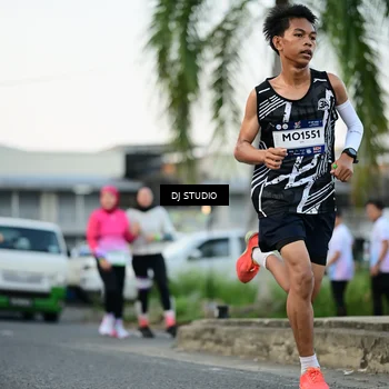 Runner Photo 7906633