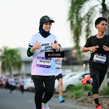 Runner Photo 7906636