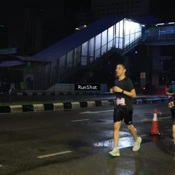 Runner Photo 7906648