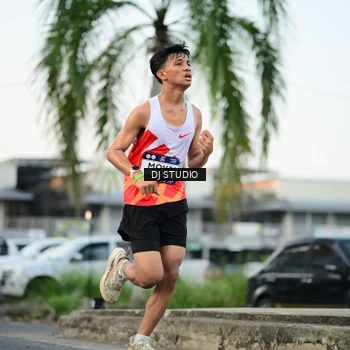 Runner Photo 7906649
