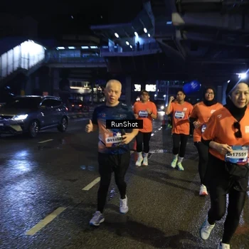Runner Photo 7906661