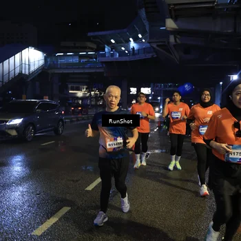 Runner Photo 7906663