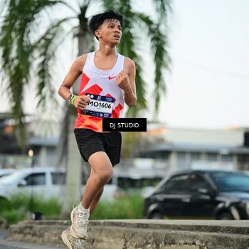 Runner Photo 7906664