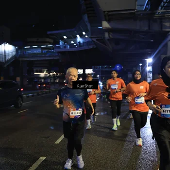 Runner Photo 7906672