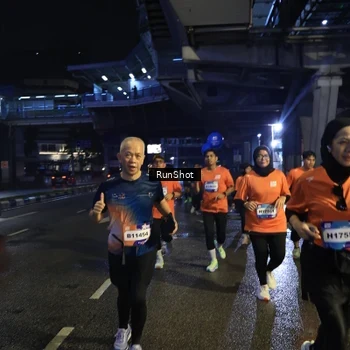 Runner Photo 7906673