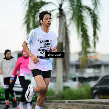 Runner Photo 7906677