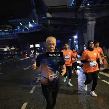 Runner Photo 7906693