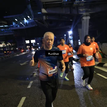 Runner Photo 7906694