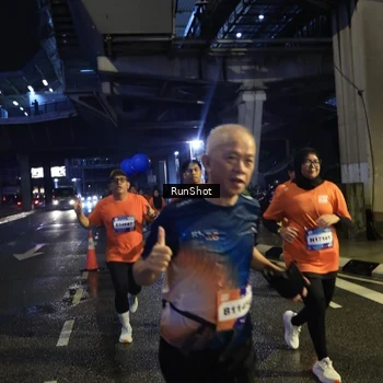 Runner Photo 7906709