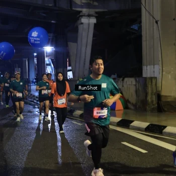 Runner Photo 7906771