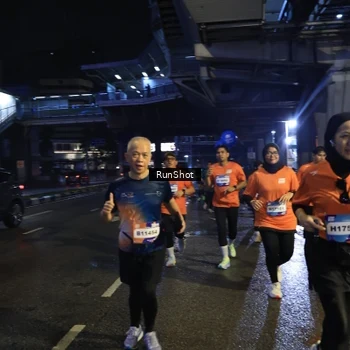 Runner Photo 7906774