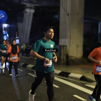 Runner Photo 7906781