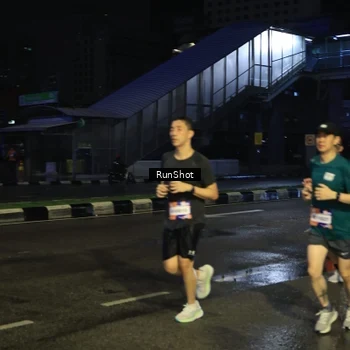 Runner Photo 7906796