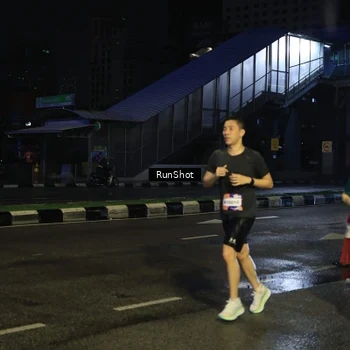 Runner Photo 7906836