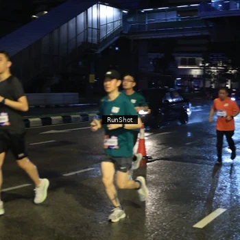 Runner Photo 7906849
