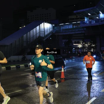 Runner Photo 7906950