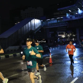 Runner Photo 7906966