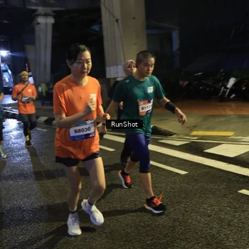 Runner Photo 7907010