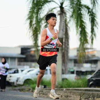 Runner Photo 7907036