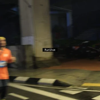 Runner Photo 7907077