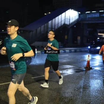 Runner Photo 7907100