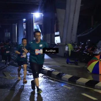 Runner Photo 7907111
