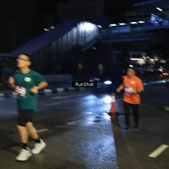 Runner Photo 7907114