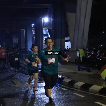 Runner Photo 7907118