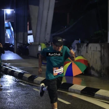 Runner Photo 7907213