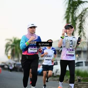 Runner Photo 7907243