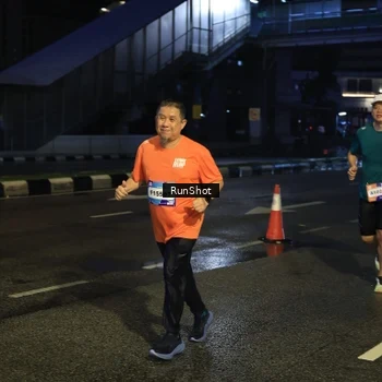 Runner Photo 7907305