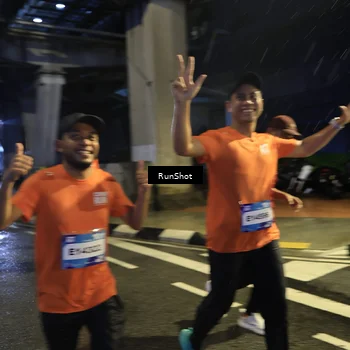 Runner Photo 7907390