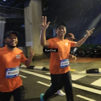 Runner Photo 7907393