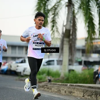 Runner Photo 7907398