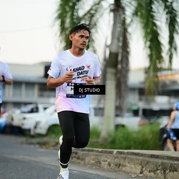 Runner Photo 7907402