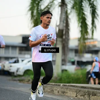 Runner Photo 7907417