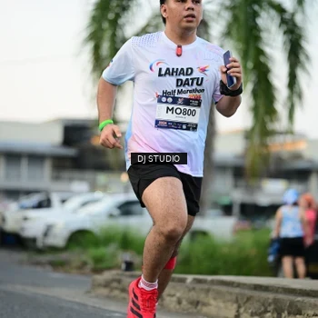 Runner Photo 7907455