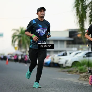 Runner Photo 7907516