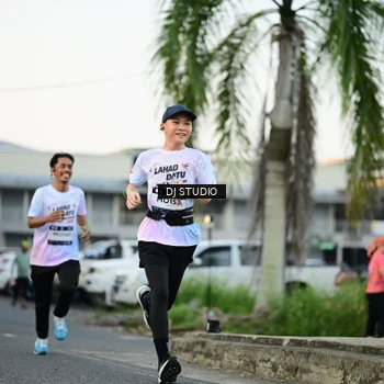 Runner Photo 7907581