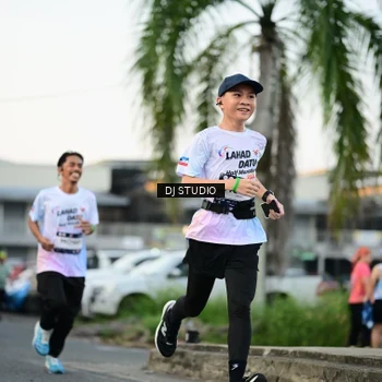 Runner Photo 7907600