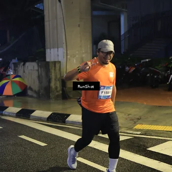 Runner Photo 7907615