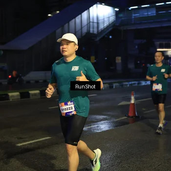 Runner Photo 7907640