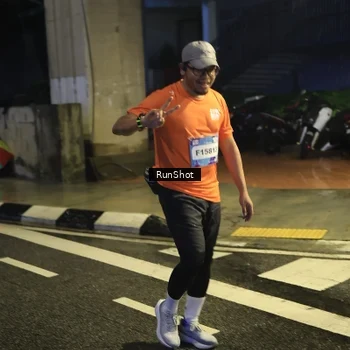 Runner Photo 7907664