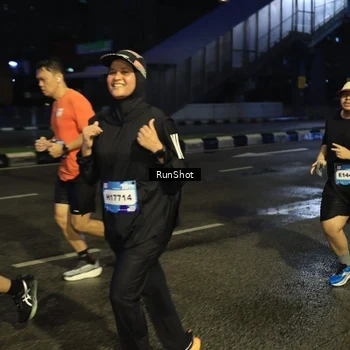 Runner Photo 7907684