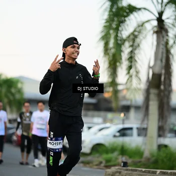 Runner Photo 7907711
