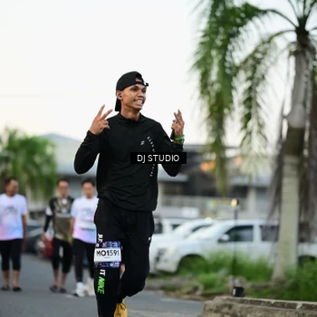 Runner Photo 7907713