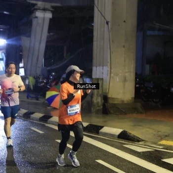 Runner Photo 7907773