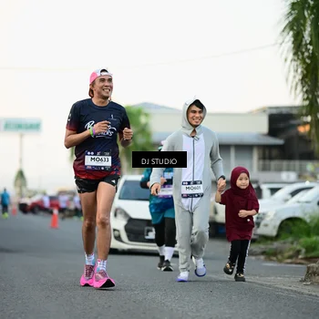 Runner Photo 7907817